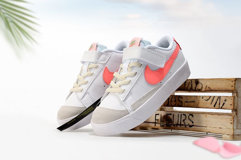 New colorway for the Trail Blazers low-top" white, pink"