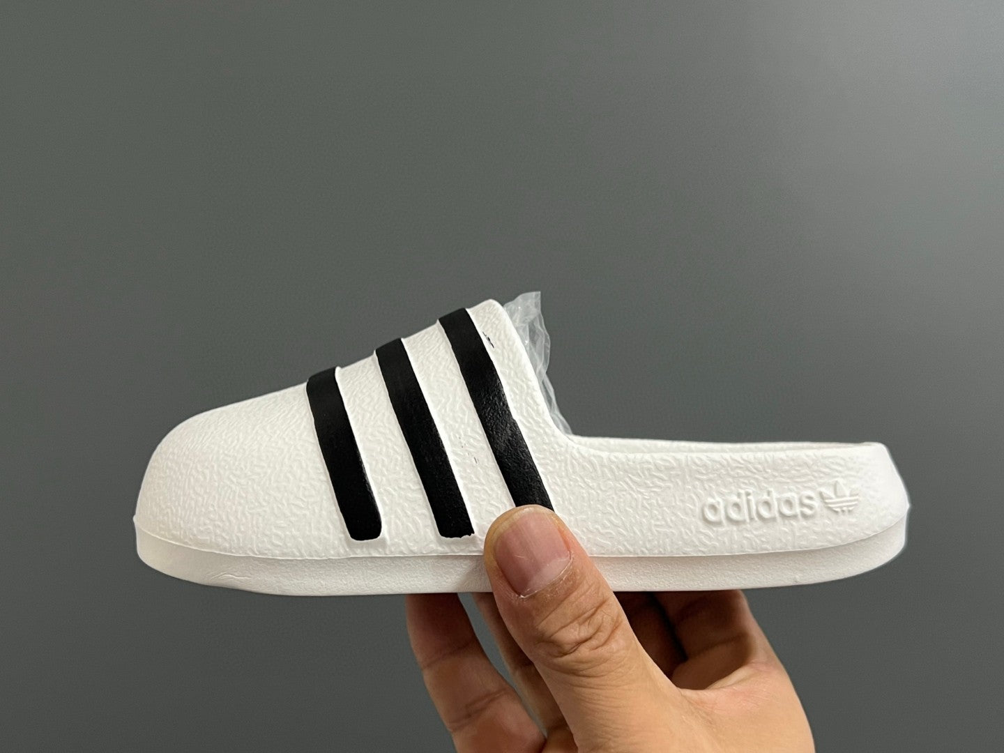 A's new style children's slippers with closed toe cap" white"