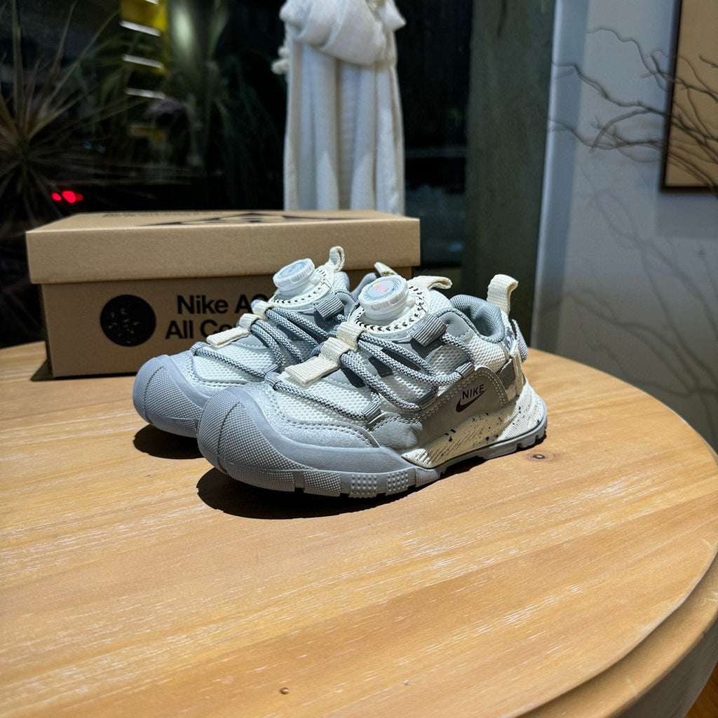 Nike ACG outdoor hiking shoes