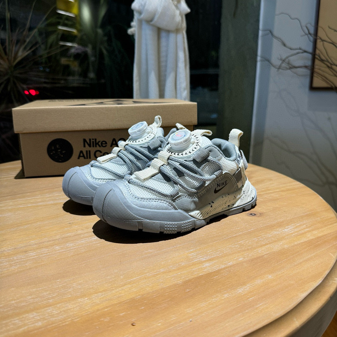 Nike ACG outdoor hiking shoes