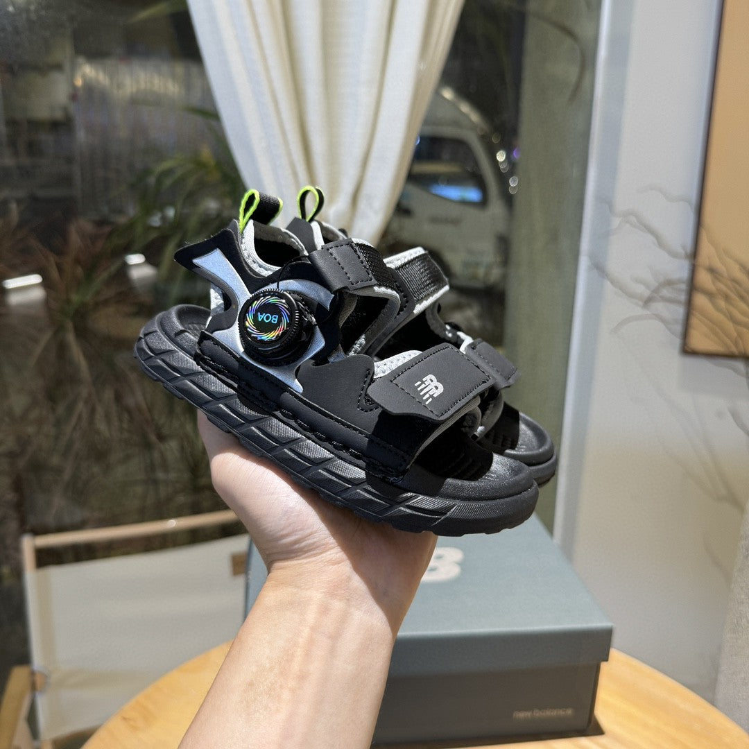 NB lock Velcro sandals" black"