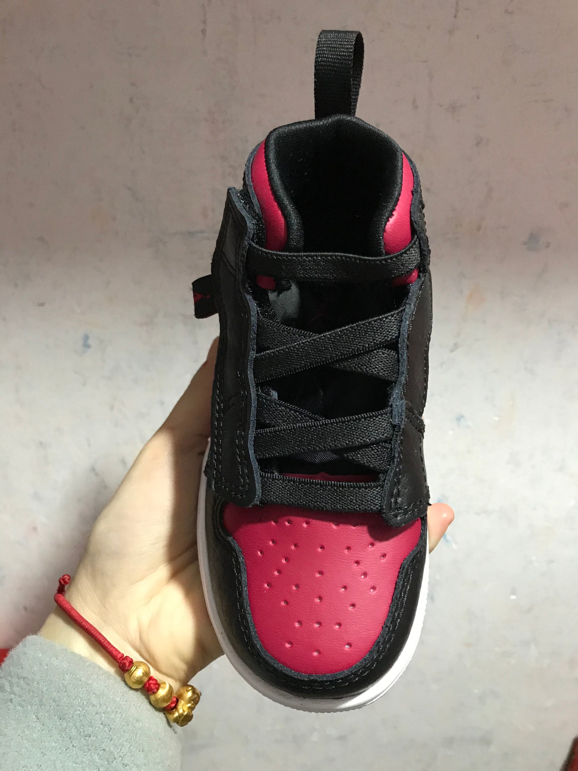 Jordan high top elastic band" white, black, red"