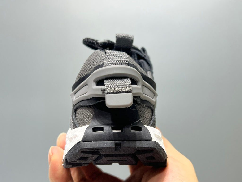 Nike's new tire-soled Velcro children's shoes " black"