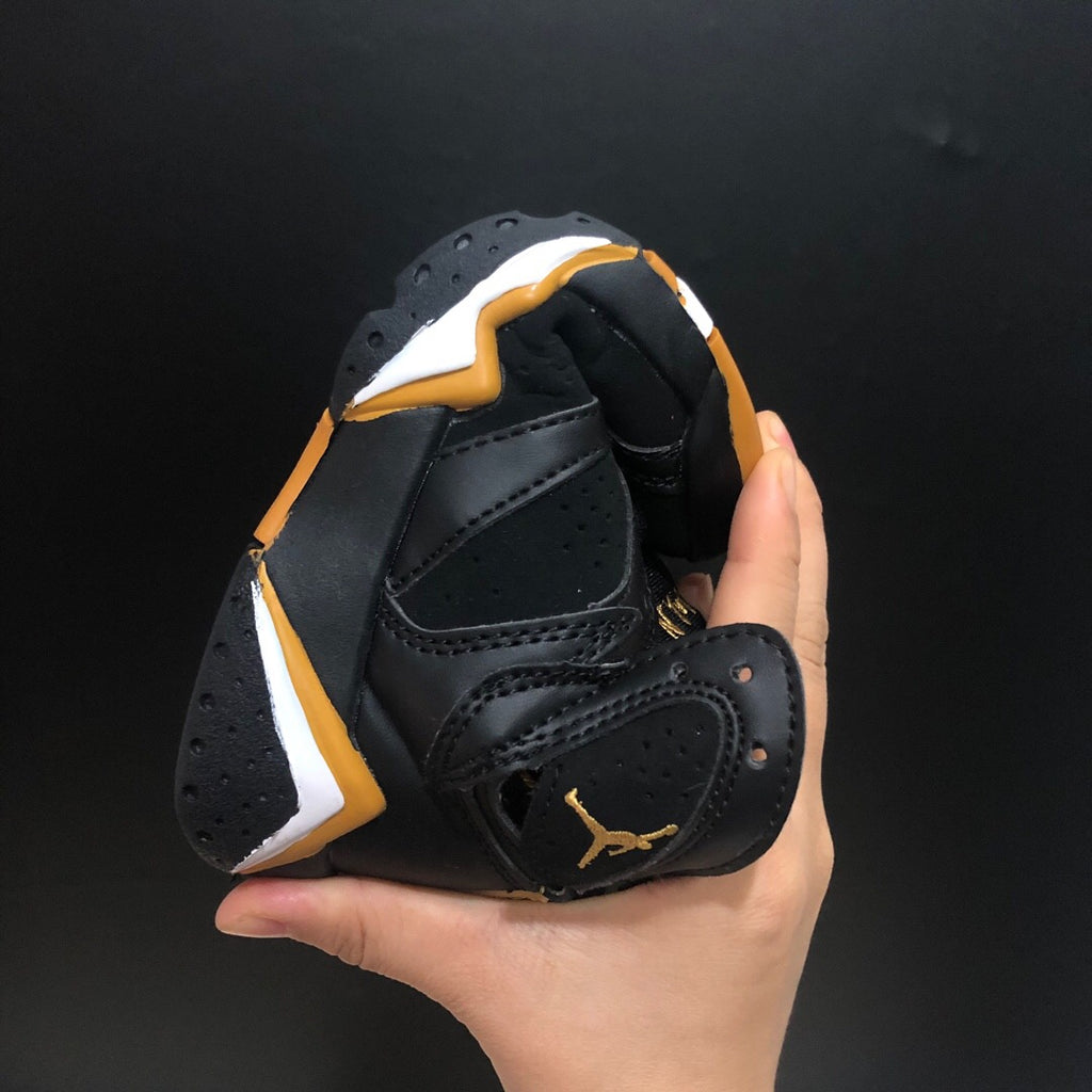 Jordan 7" black, gold"