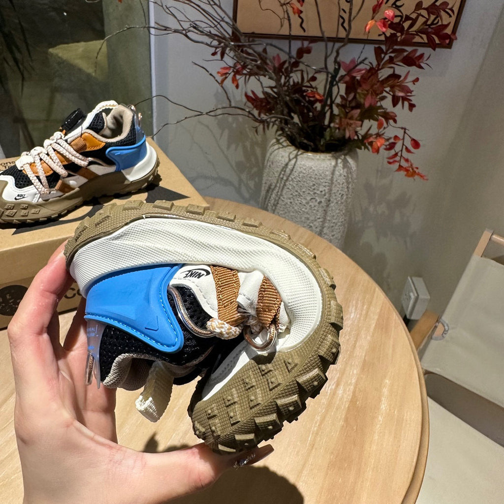 Nike ACG outdoor hiking shoes