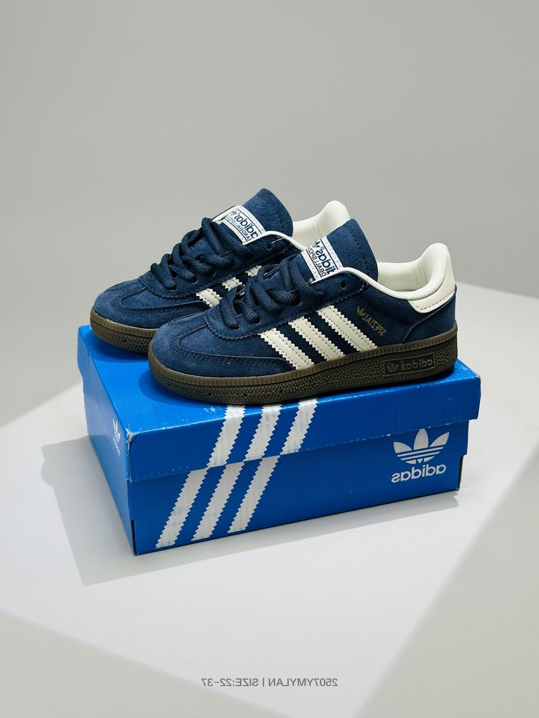 Adidas HANDBALL SPEZIAL Clover College Style Retro" Navy"