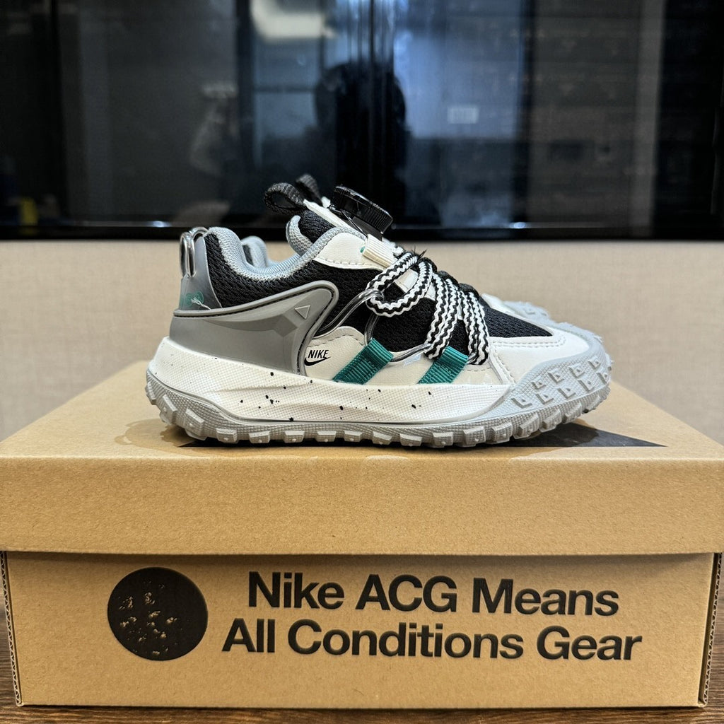 Nike ACG outdoor hiking shoes