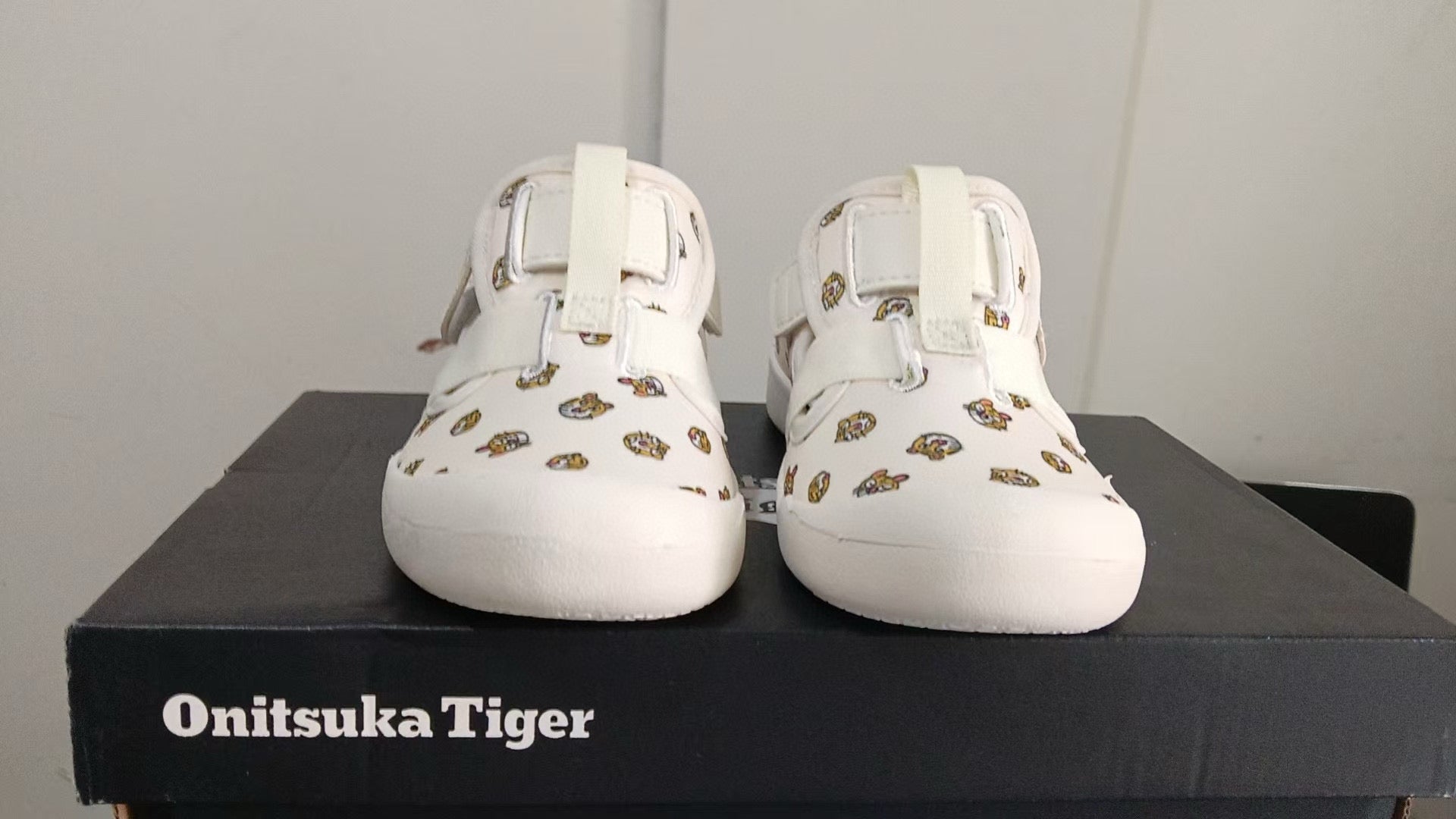 YSS Onitsuka mesh bread head sandals" off white"