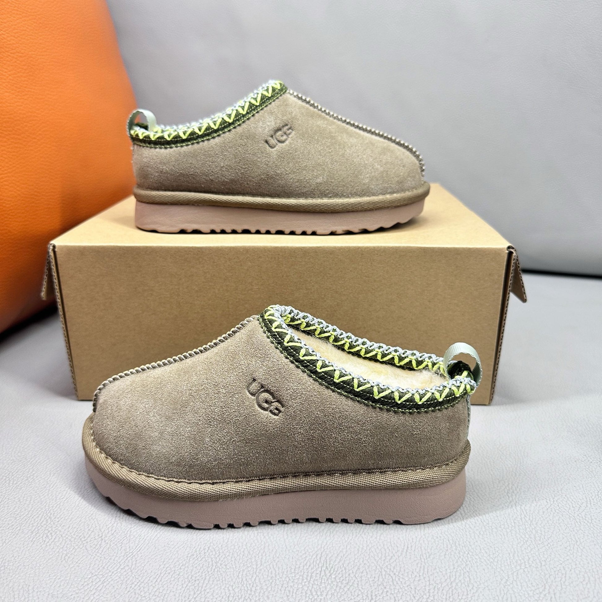 U-GG correct version" light brown"
