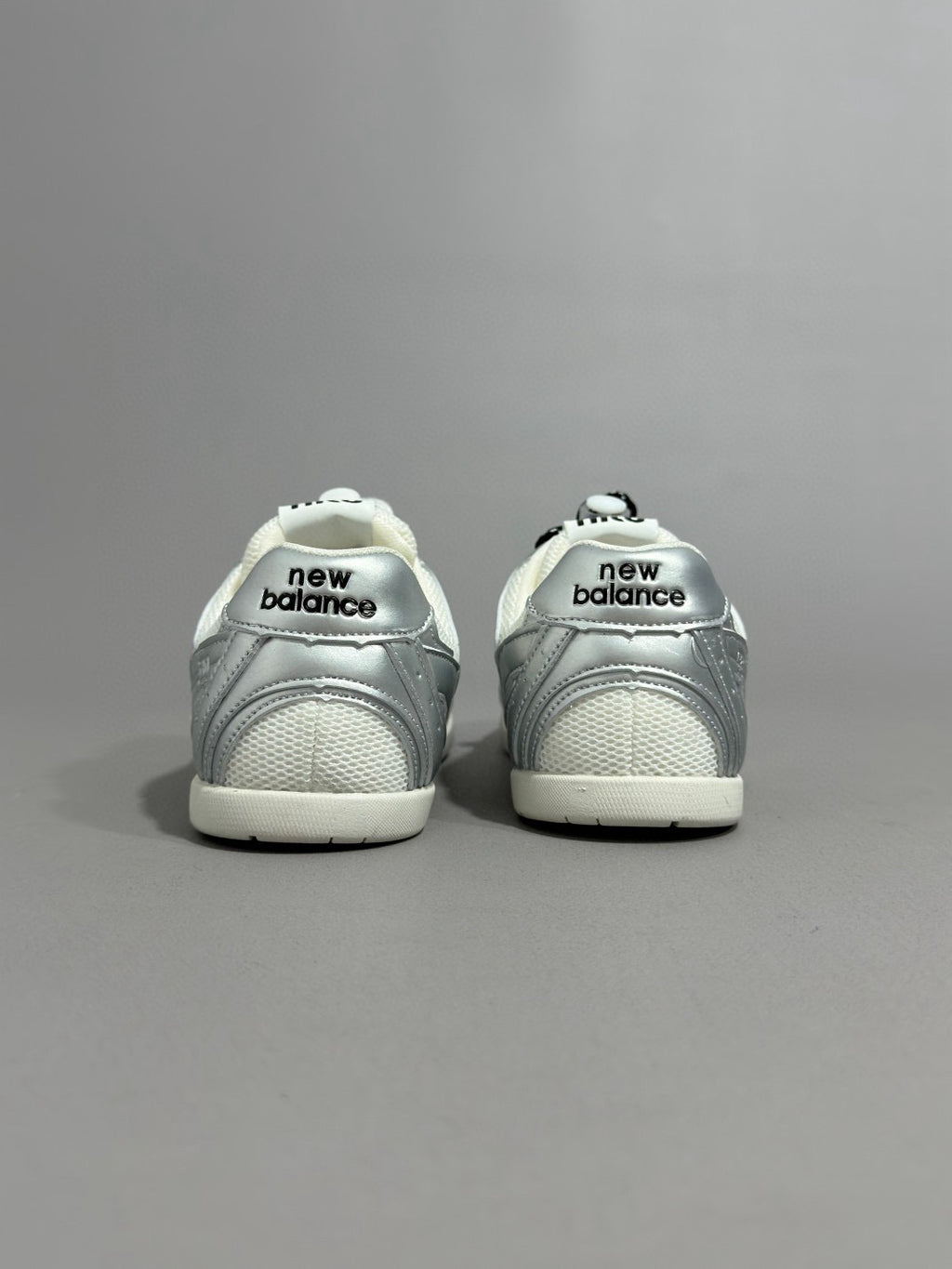 NB530 Miu miu lace-up( off white, silver"