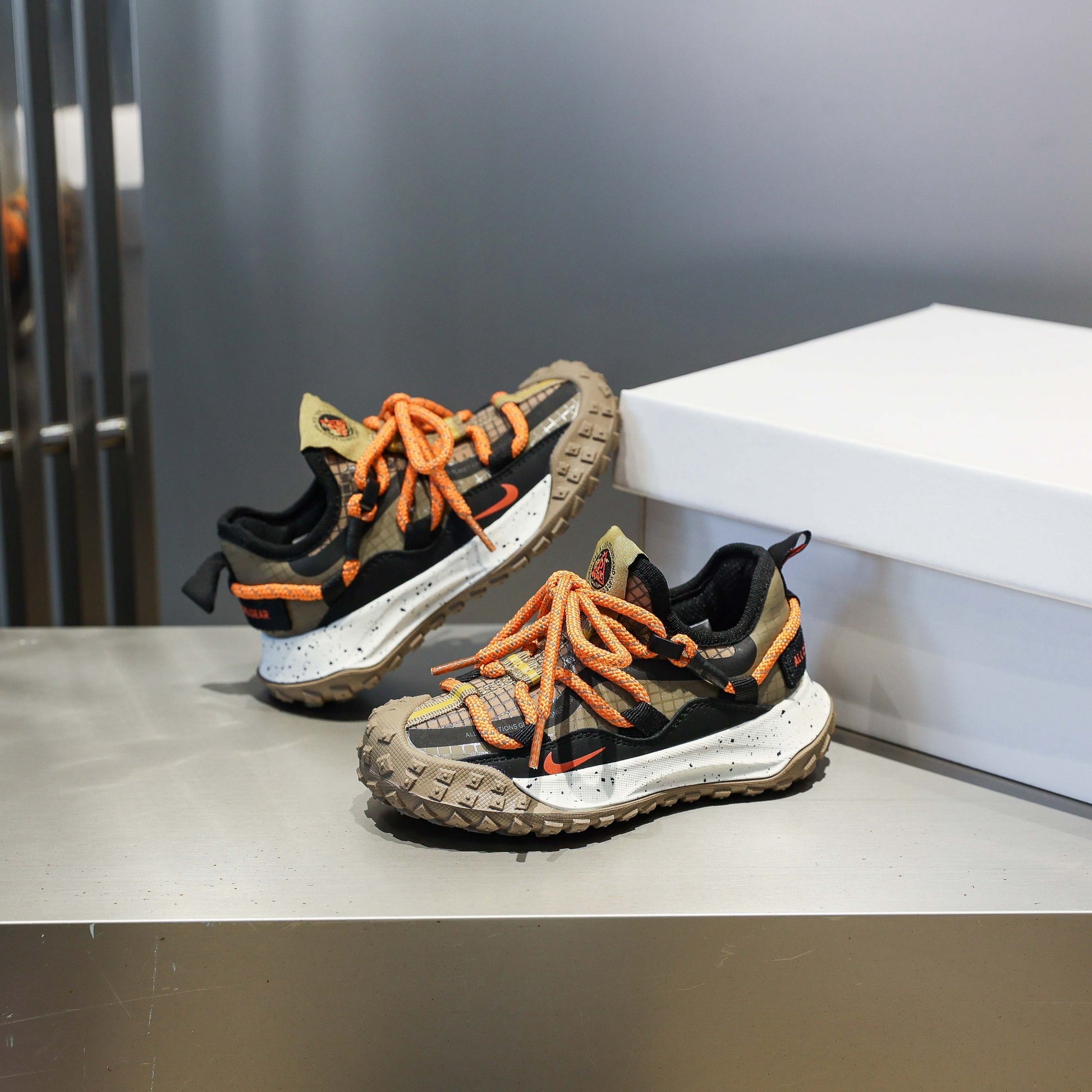 Nike ACG tire-soled hiking shoes