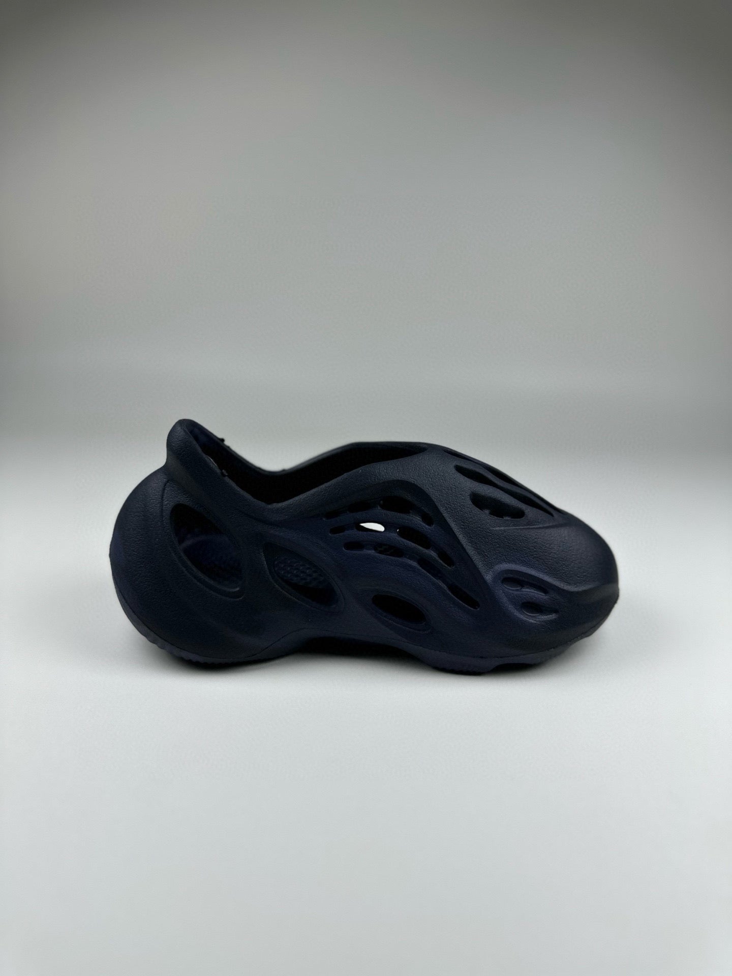 Coconut Crocs" dark navy"