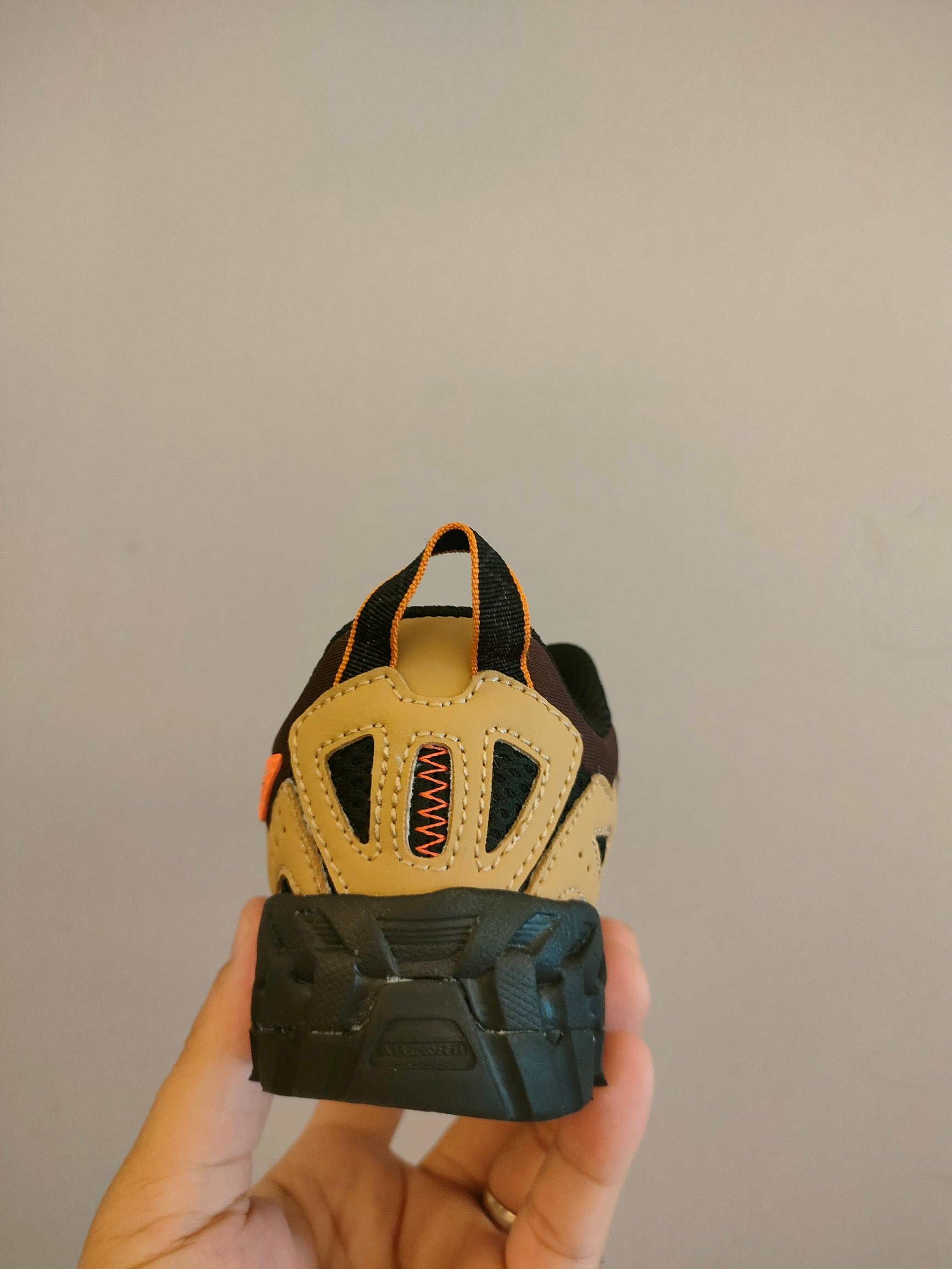 NB610 children's outdoor shoes" camel brown"