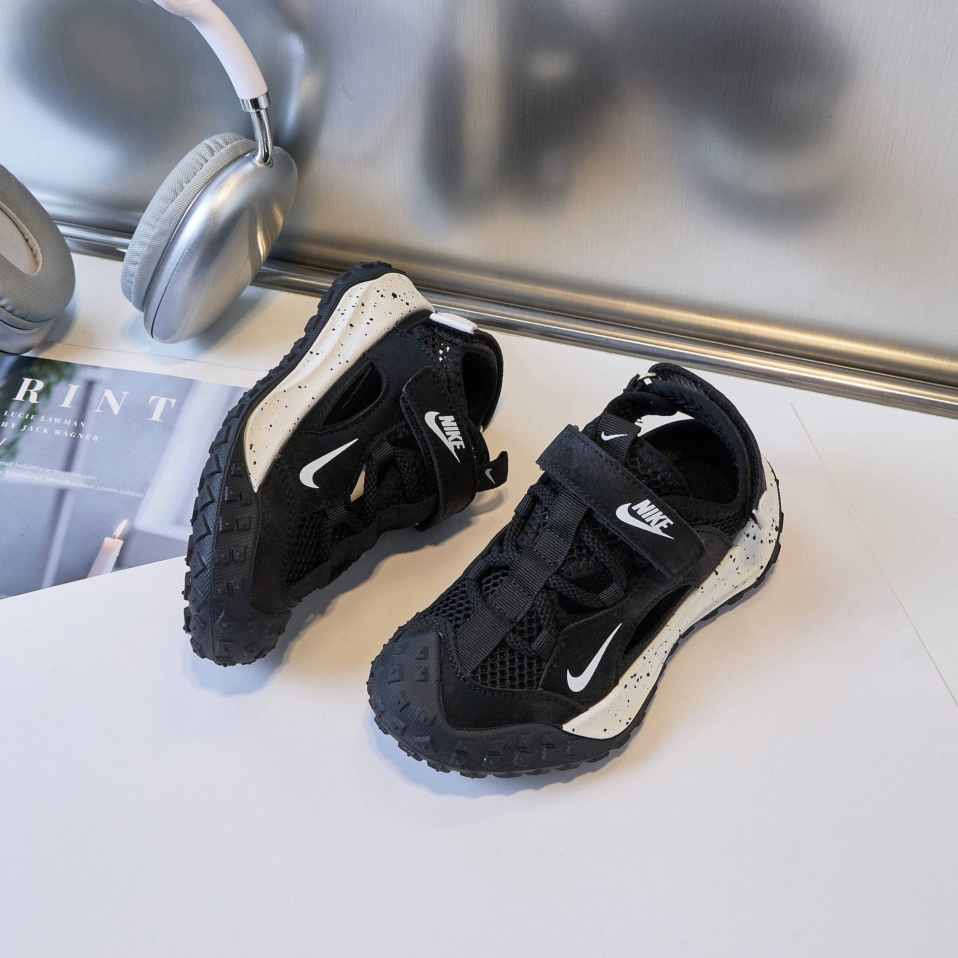 Nike tire bottom Velcro sandals" black"