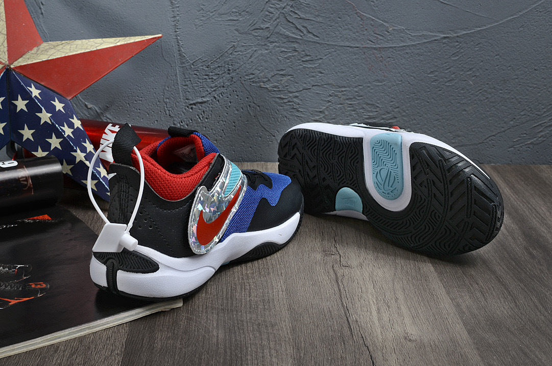 Nike's new UFO slip-on shoes for children" black"