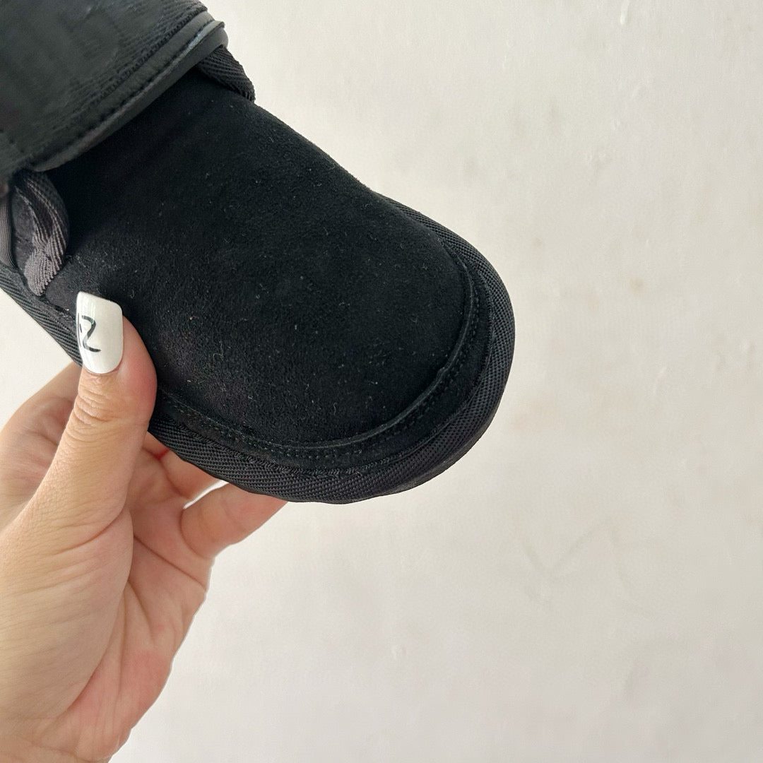 UGG Neum,Snow Boots