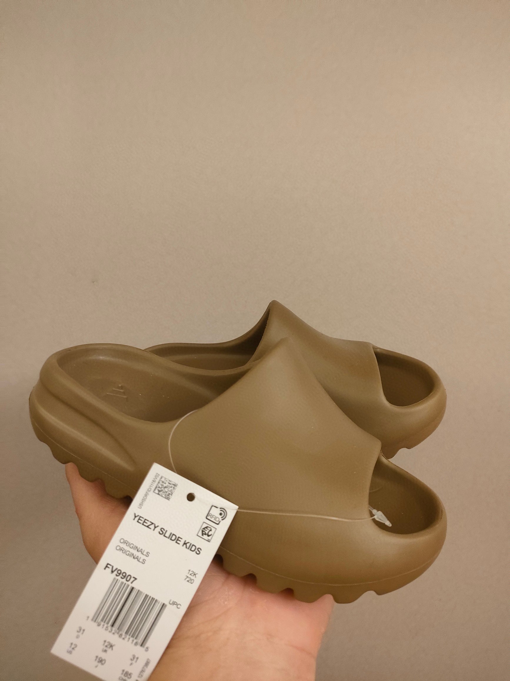 700 Coconut Slippers" clay"