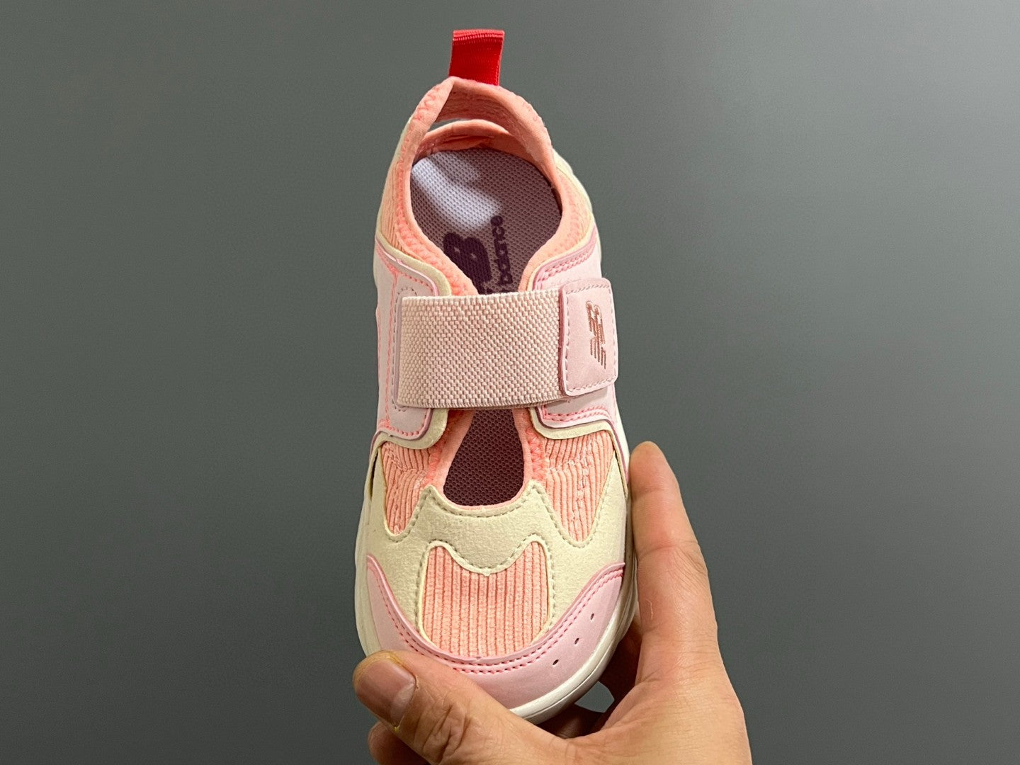 NB new 920 Mary Jane mesh stitching Velcro children's sandals" pink and light beige"