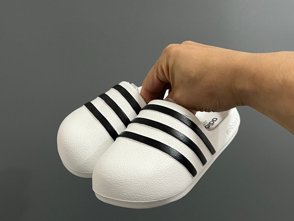A's new style children's slippers with closed toe cap" white"