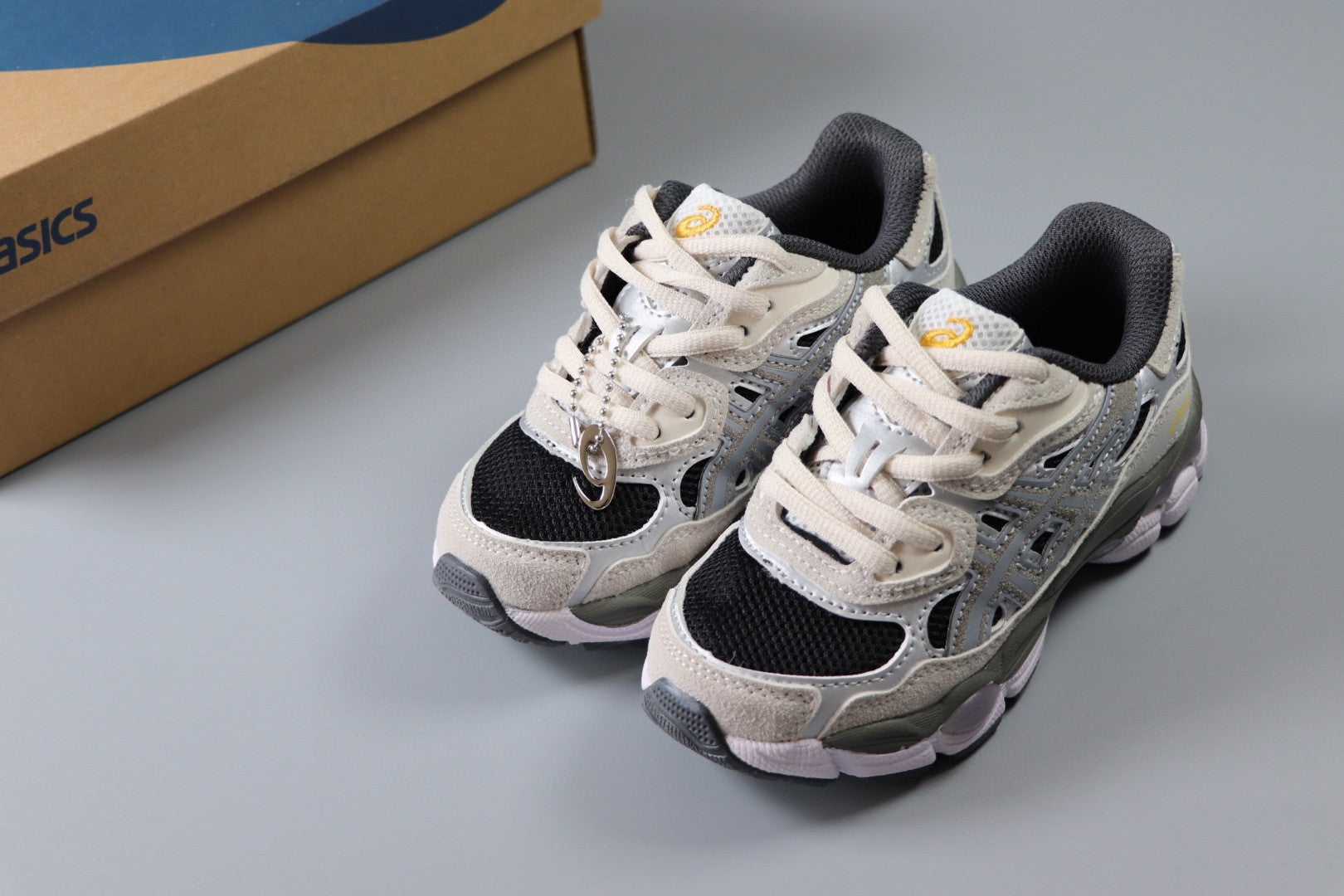 Asics Gel-NYC Professional" cream, black, gray"