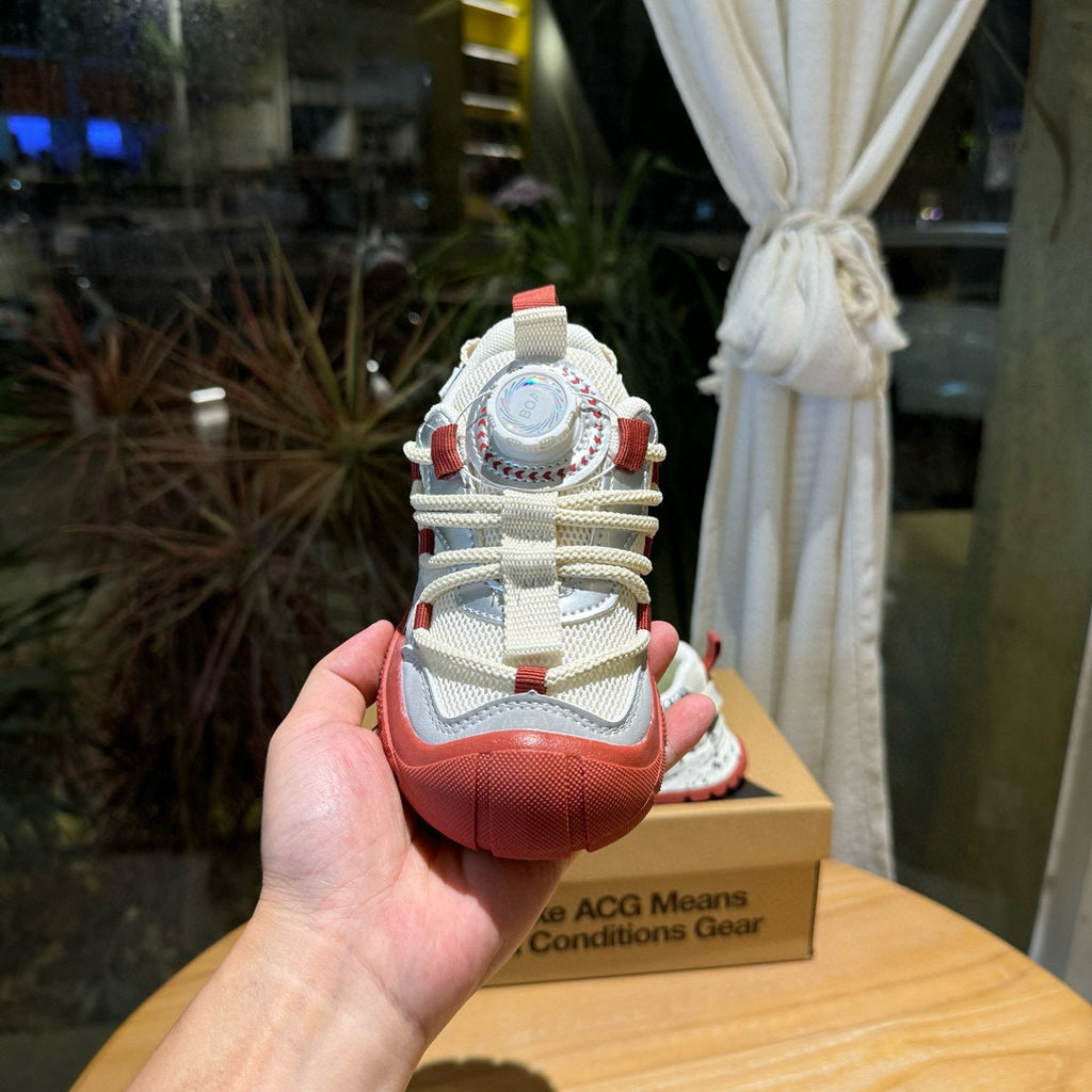 Nike ACG outdoor hiking shoes