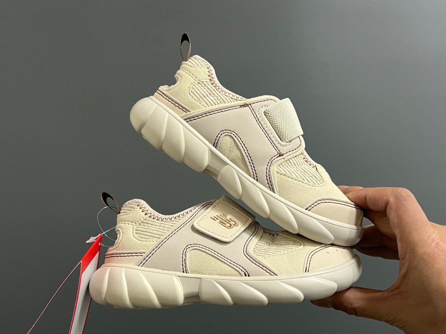 NB new 920 Mary Jane mesh stitching Velcro children's sandals" light beige"