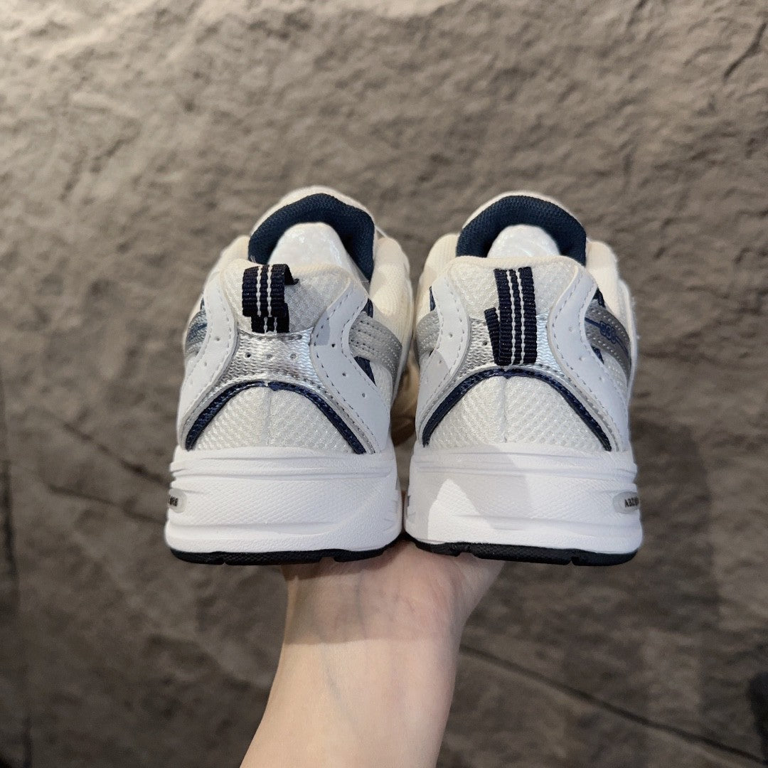 NB530 rotating button children's"white"