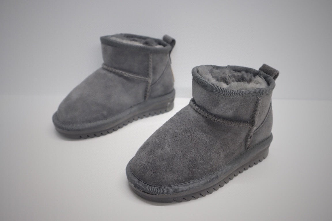 low-top UGG ankle boots" gray"