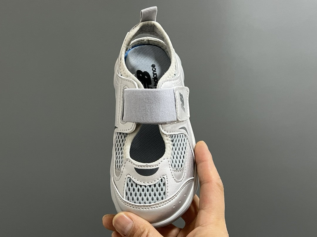 NB new 920 Mary Jane mesh stitching Velcro children's sandals" silver"