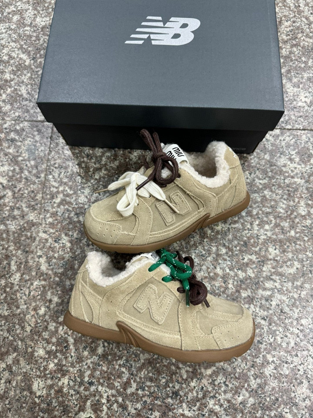 NB 530 miumiu velvet co-branded children's shoes" beige"