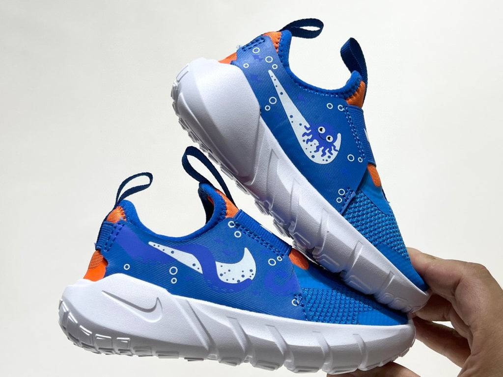 Nike's new barefoot slip" blue"