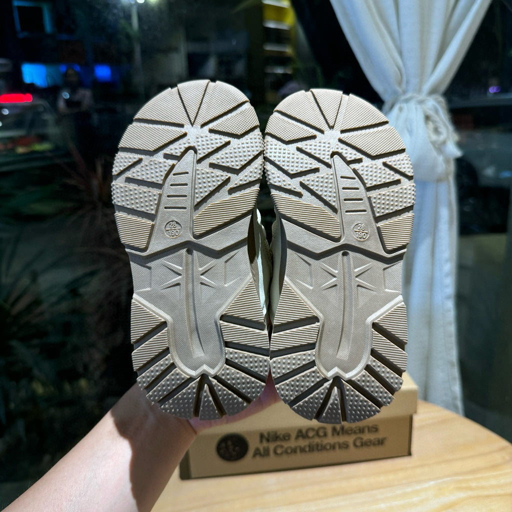 Nike ACG outdoor hiking shoes" white"