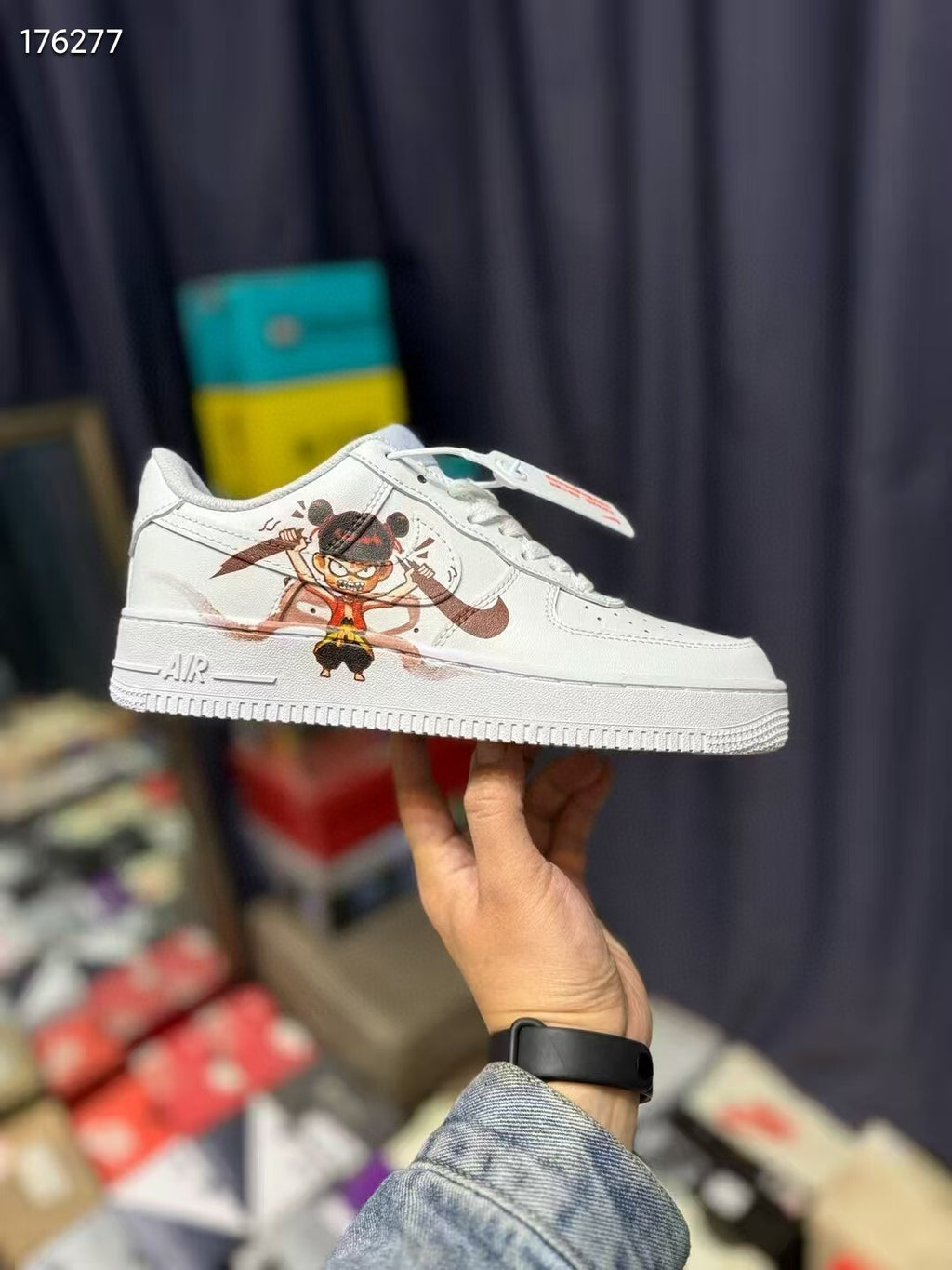 Custom Air Force One low-top graffiti versatile