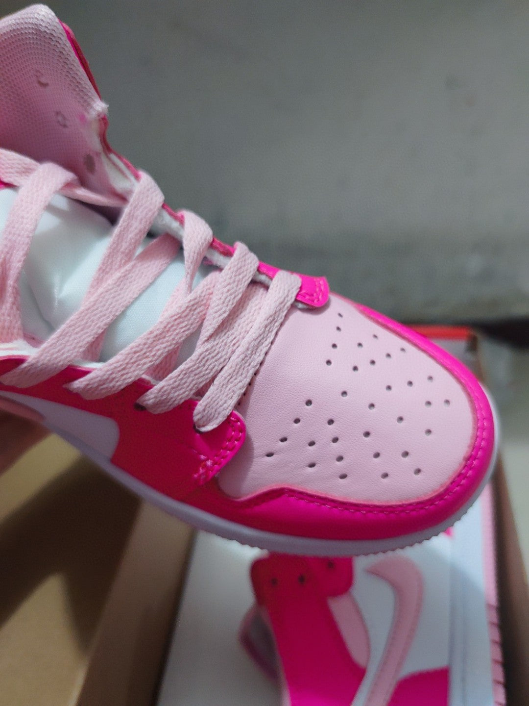 Jordan cartoon doll version children's shoes" pink, white"