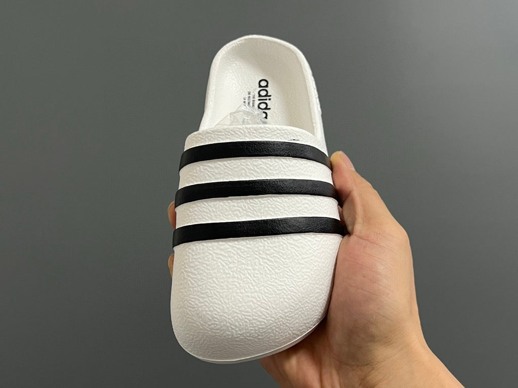 A's new style children's slippers with closed toe cap" white"
