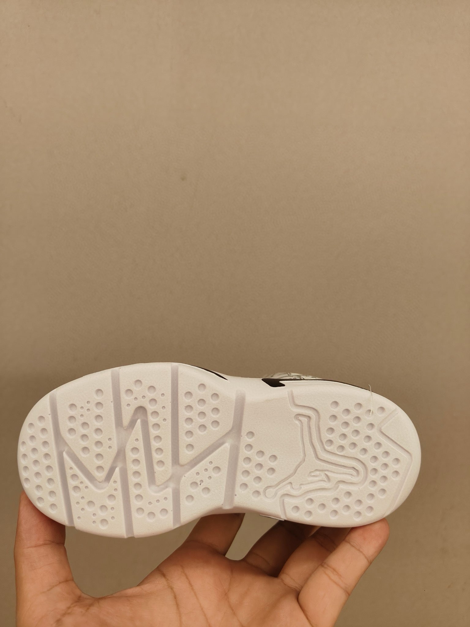 Joe 6 Velcro leather basketball shoes" white, black"