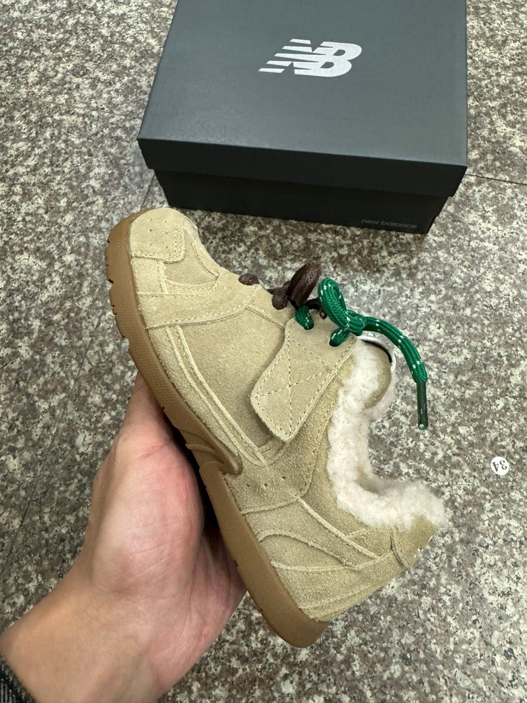 NB 530 miumiu velvet co-branded children's shoes" beige"