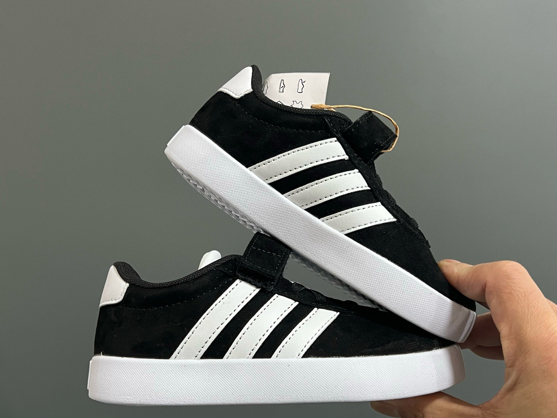 Adidas tennis shoes" black"