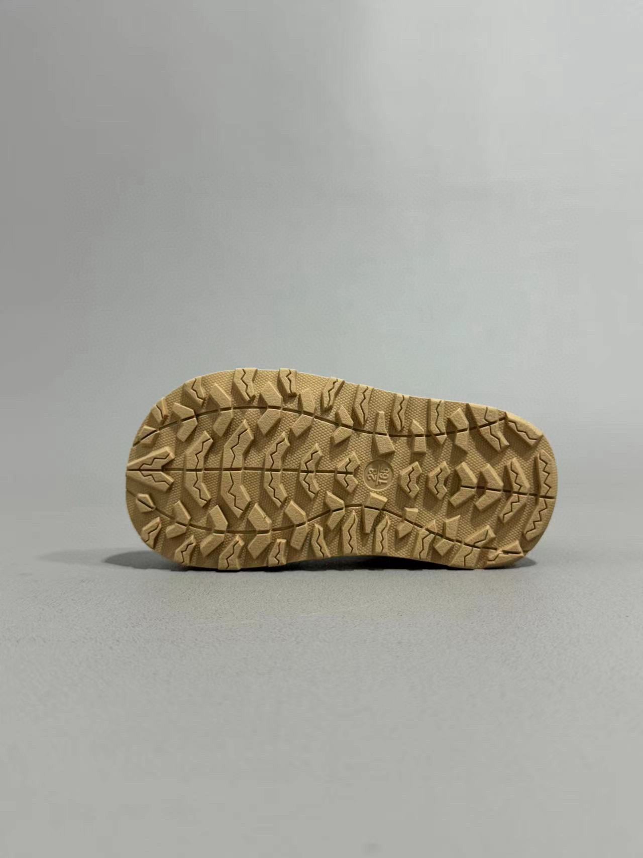Adidas hollow Velcro sandals" light brown"