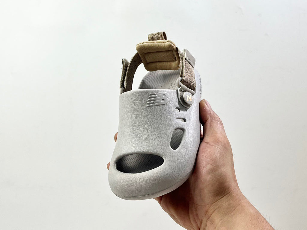 NB hole two-way sandals" light gray"