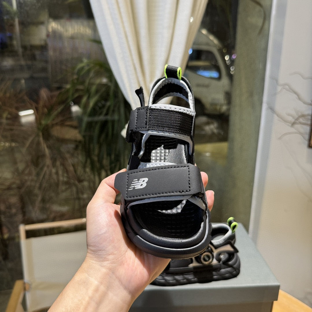 NB lock Velcro sandals" black"