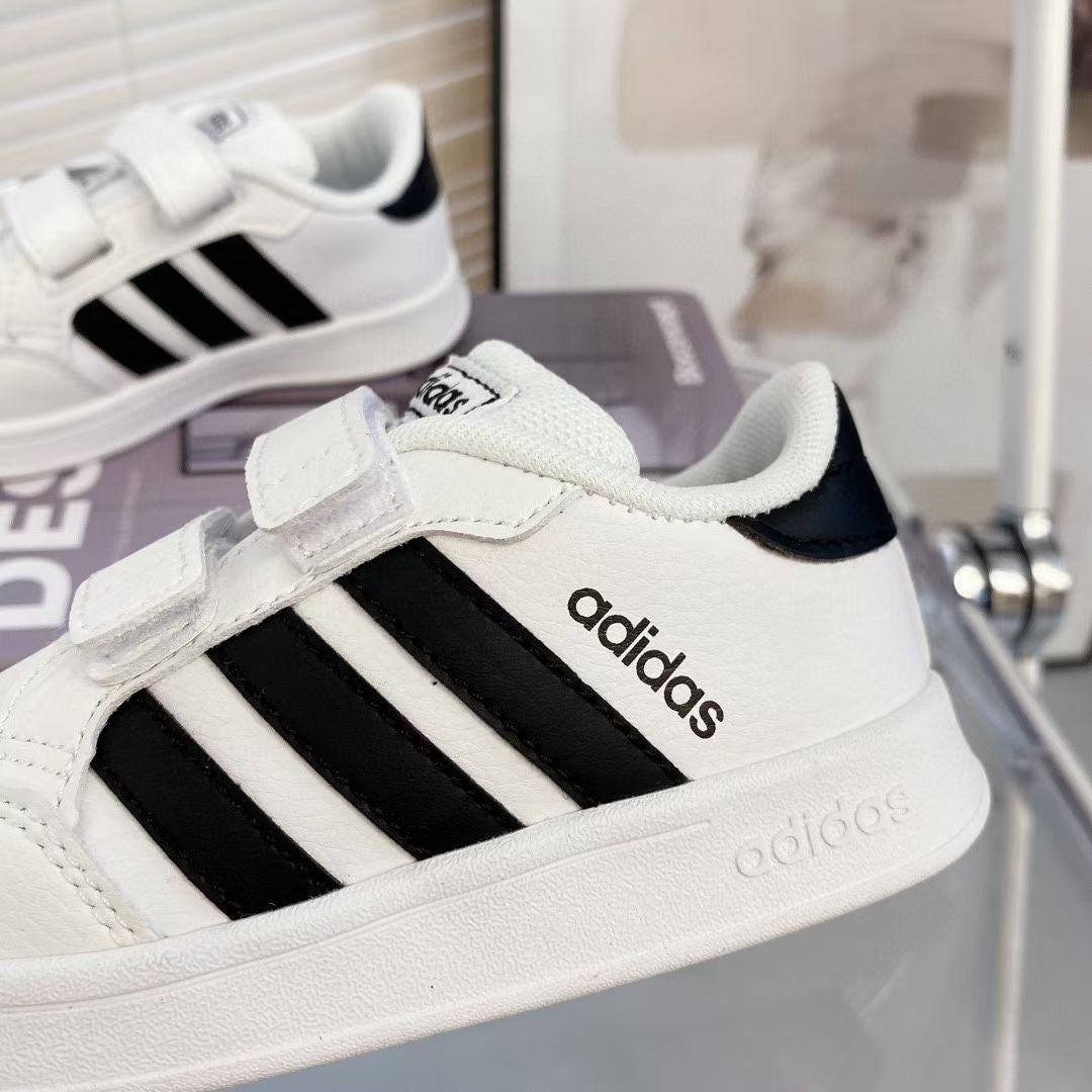 Adidas co-branded Velcro children's shoes" white, black"