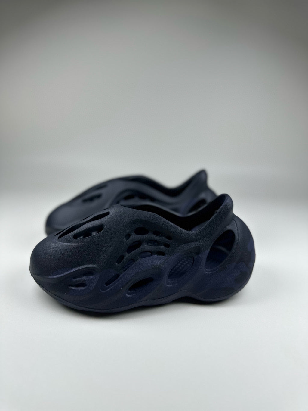 Coconut Crocs" dark navy"