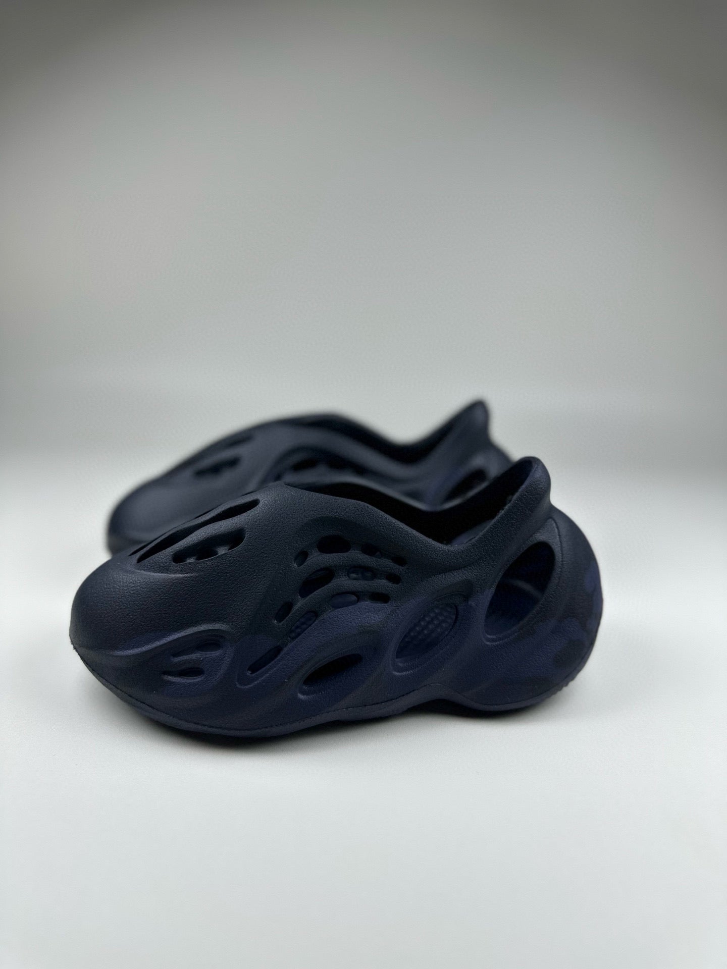 Coconut Crocs" dark navy"