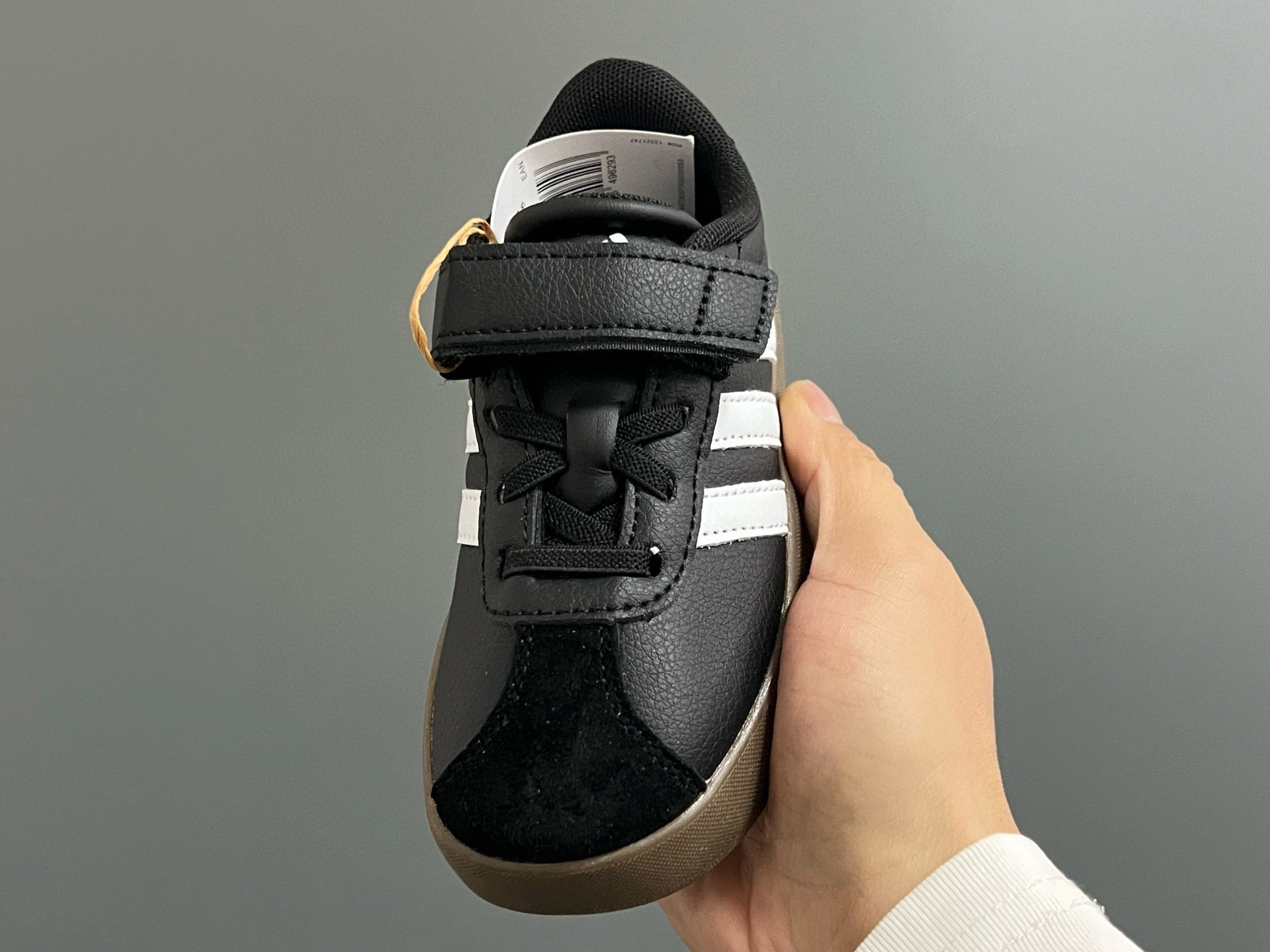 Adidas tennis shoes" black"
