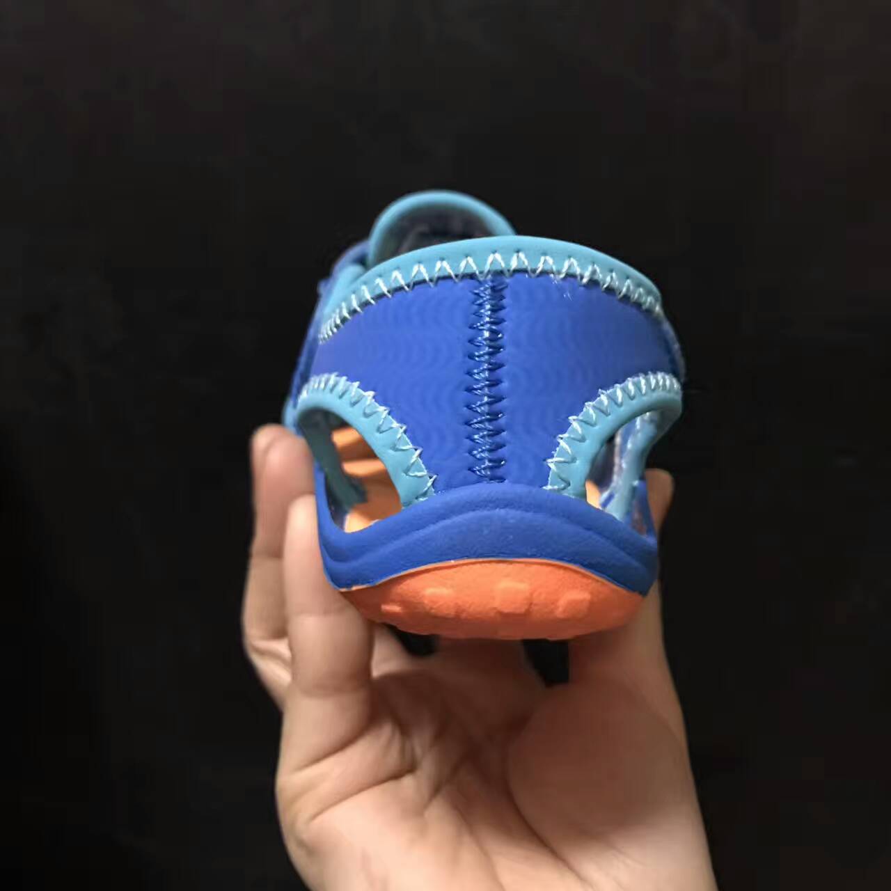 Nike children's closed toe sandals " blue"