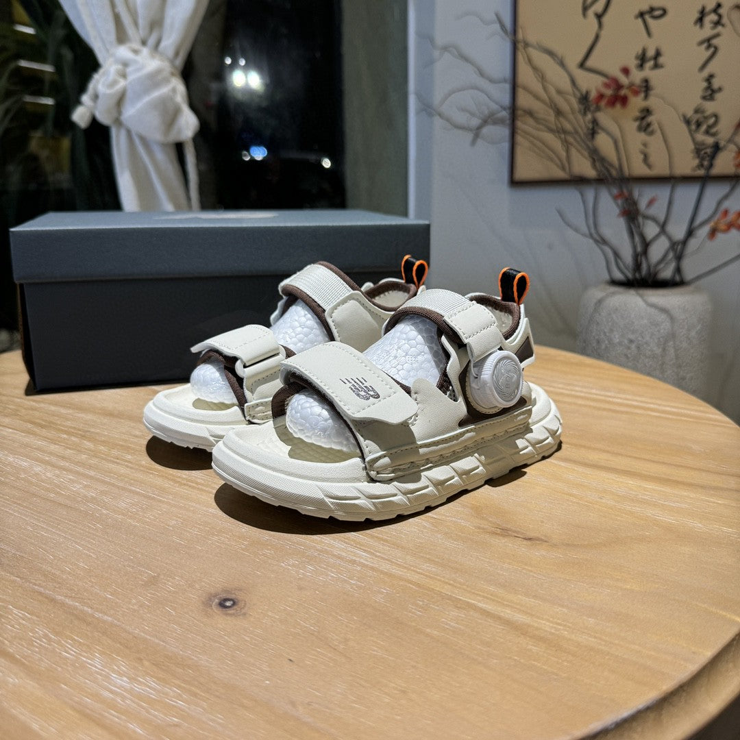 NB lock Velcro sandals" cream"