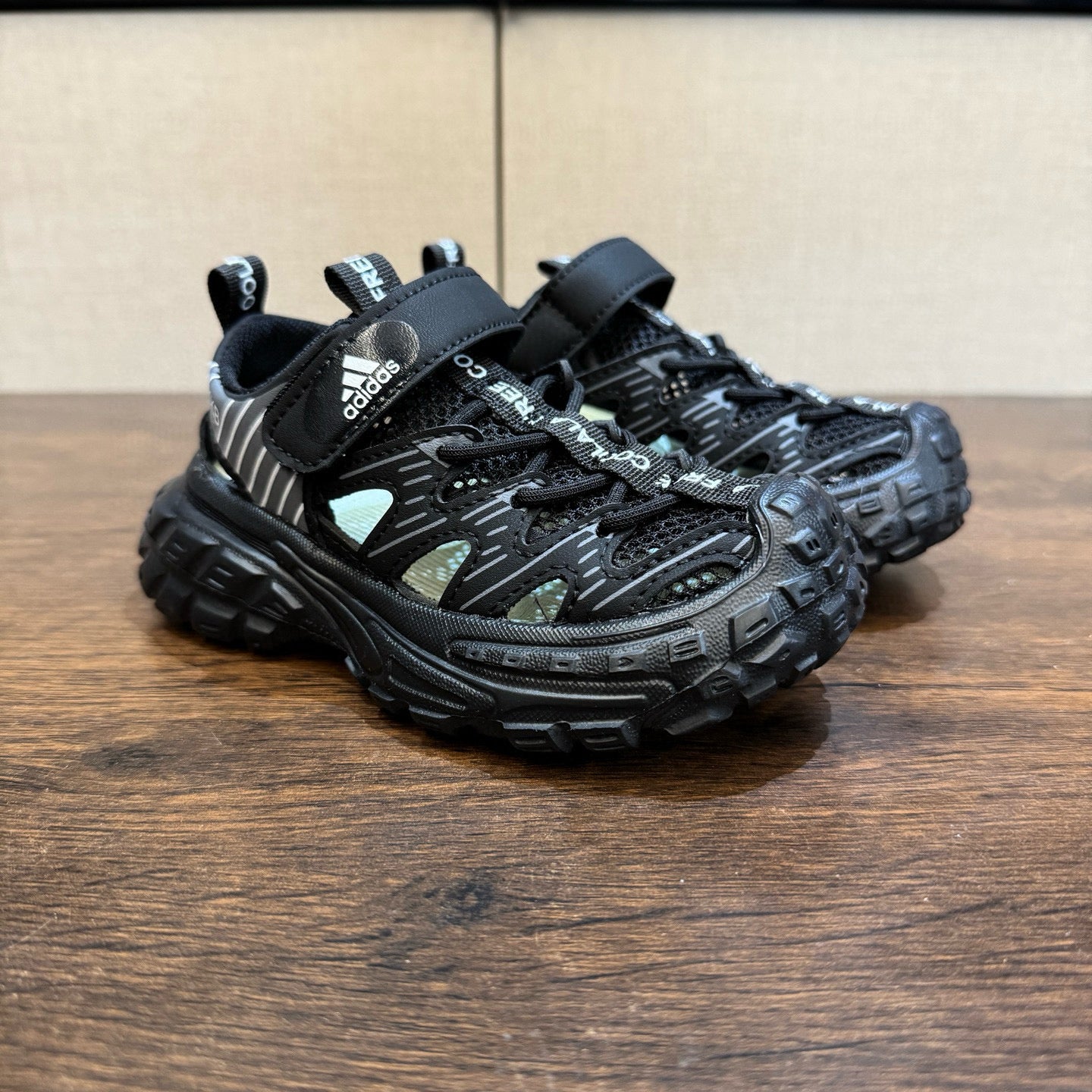 Adidas tire bottom beach shoes"black"