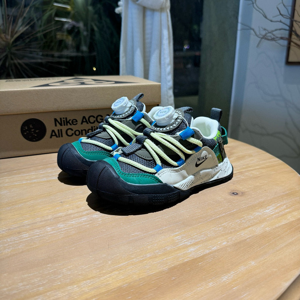 Nike ACG outdoor hiking shoes