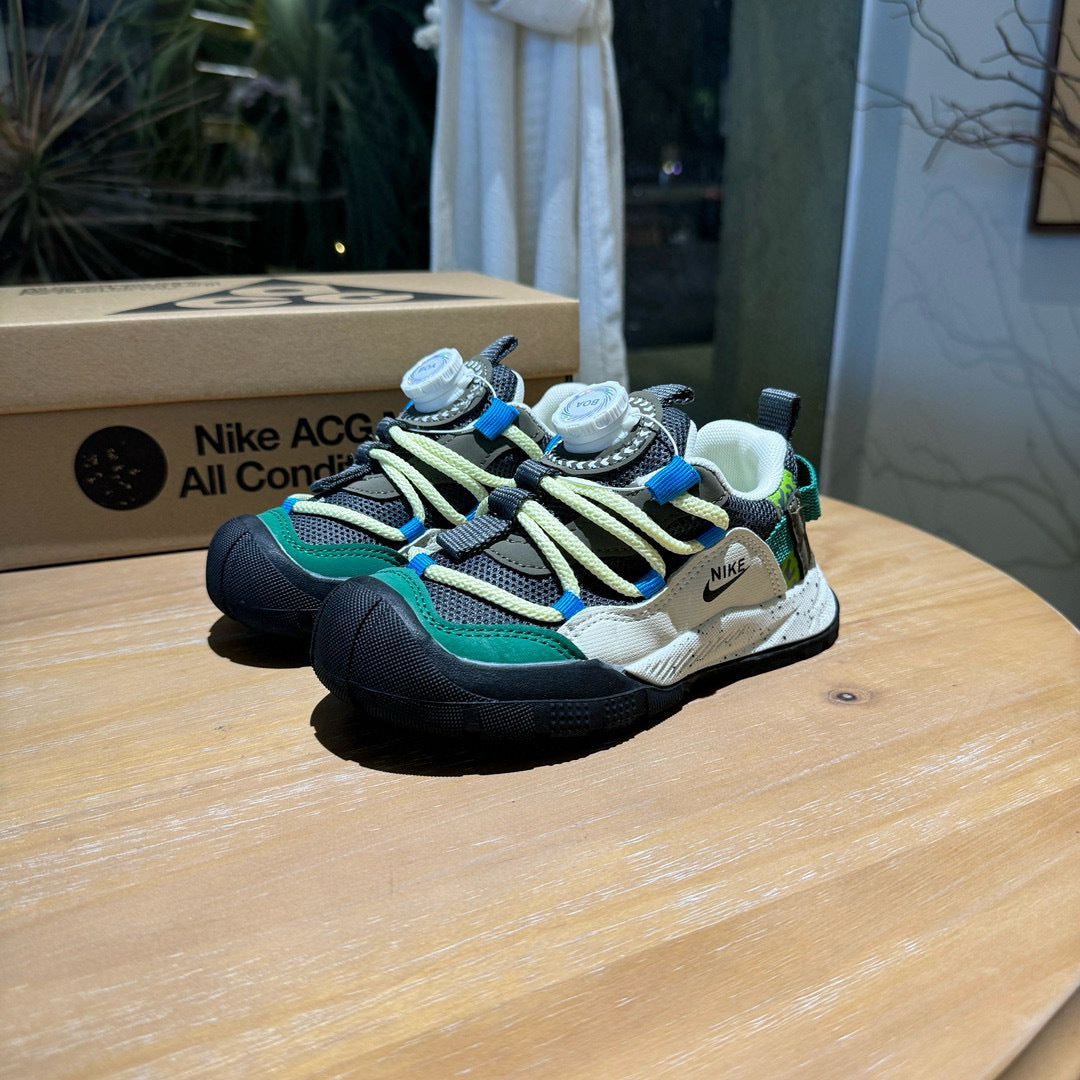 Nike ACG outdoor hiking shoes